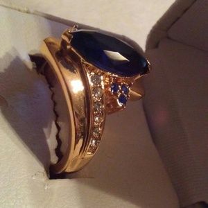 Indigo blue ring/w diamonds